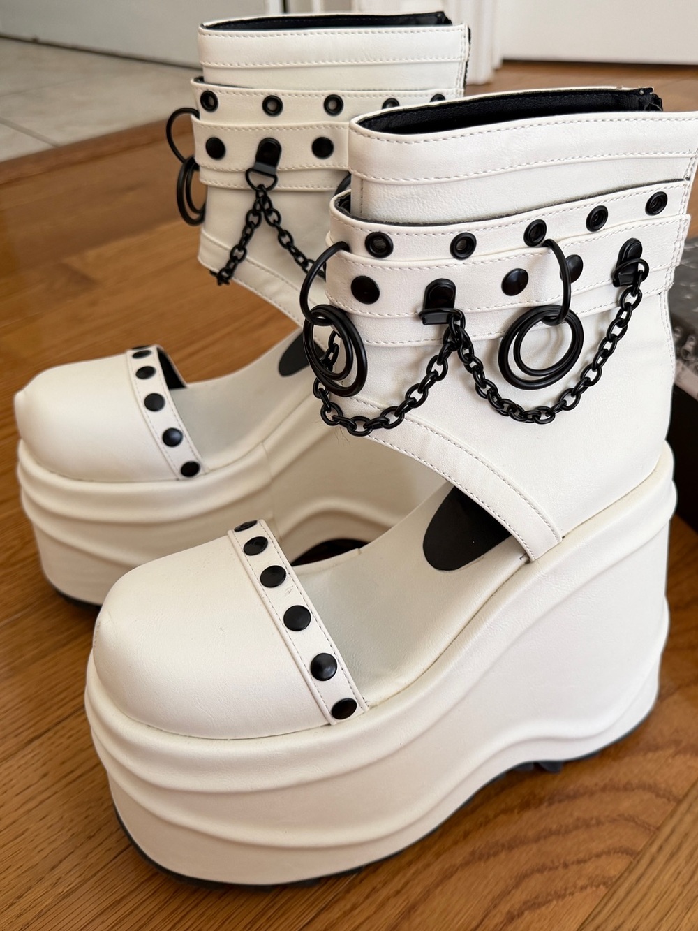 Demonia Wave-22 (White Vegan Leather, Size 8)